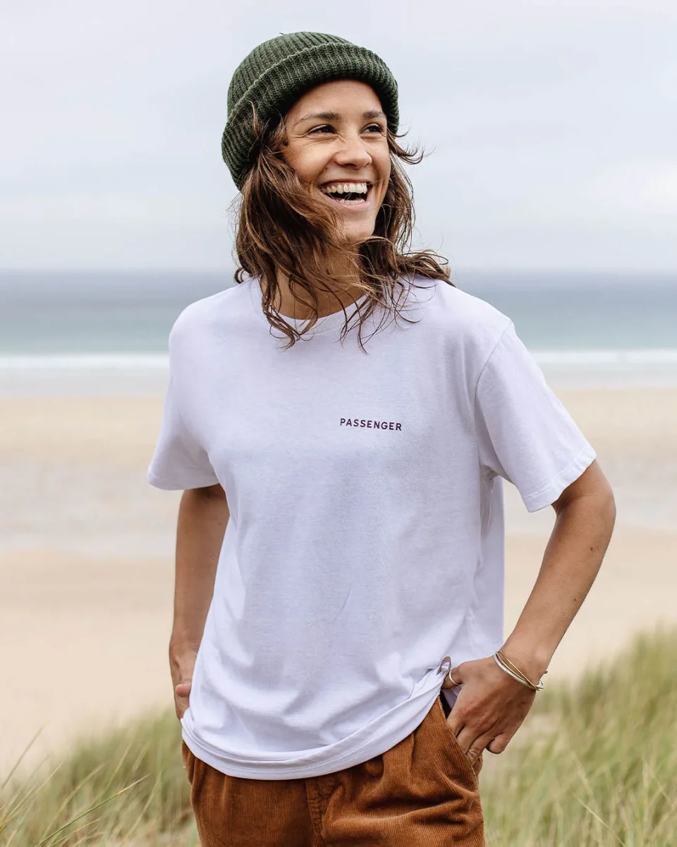 T-shirt en coton recyclé "Embrace The Journey" - Blanc – Image 2