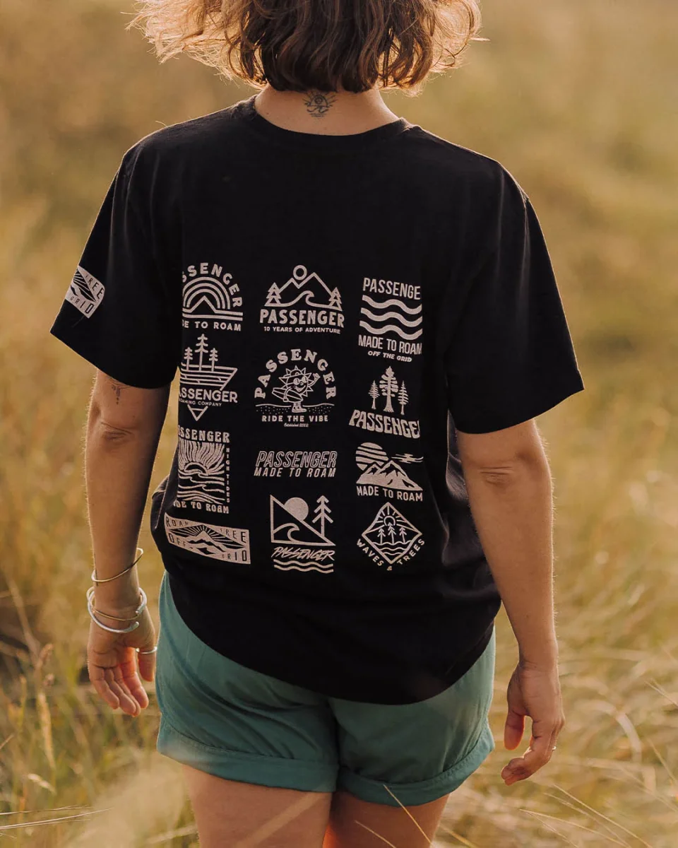 T-shirt Oversize en Coton Recyclé Flottant - Vrai Noir – Image 3