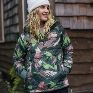 3Jfz2Ue6rF3P7L8LN3NmfH7KzUW6LV-Ym-ROafDhYuM.jpgv1764596691 Veste Isolante Recyclée à Fermeture Éclair 1/2 Ocean - Montagne Abstraite Sapin