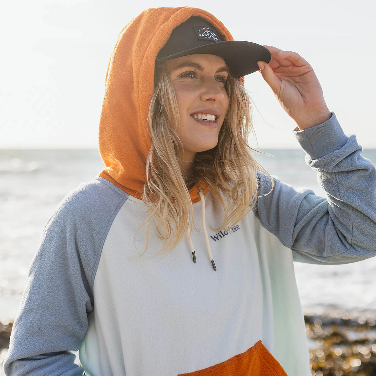 Sweat à Capuche en Polaire Recyclée Arc-en-Ciel - Verre Bleu – Image 6