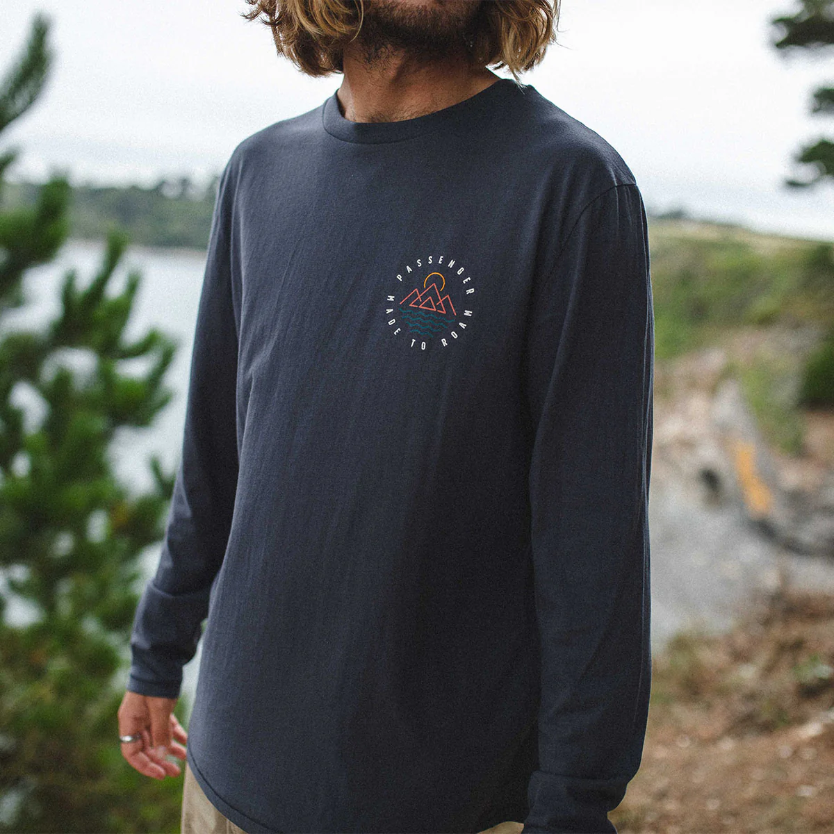 T-shirt Escapism Recycled à manches longues - Noir délavé – Image 2