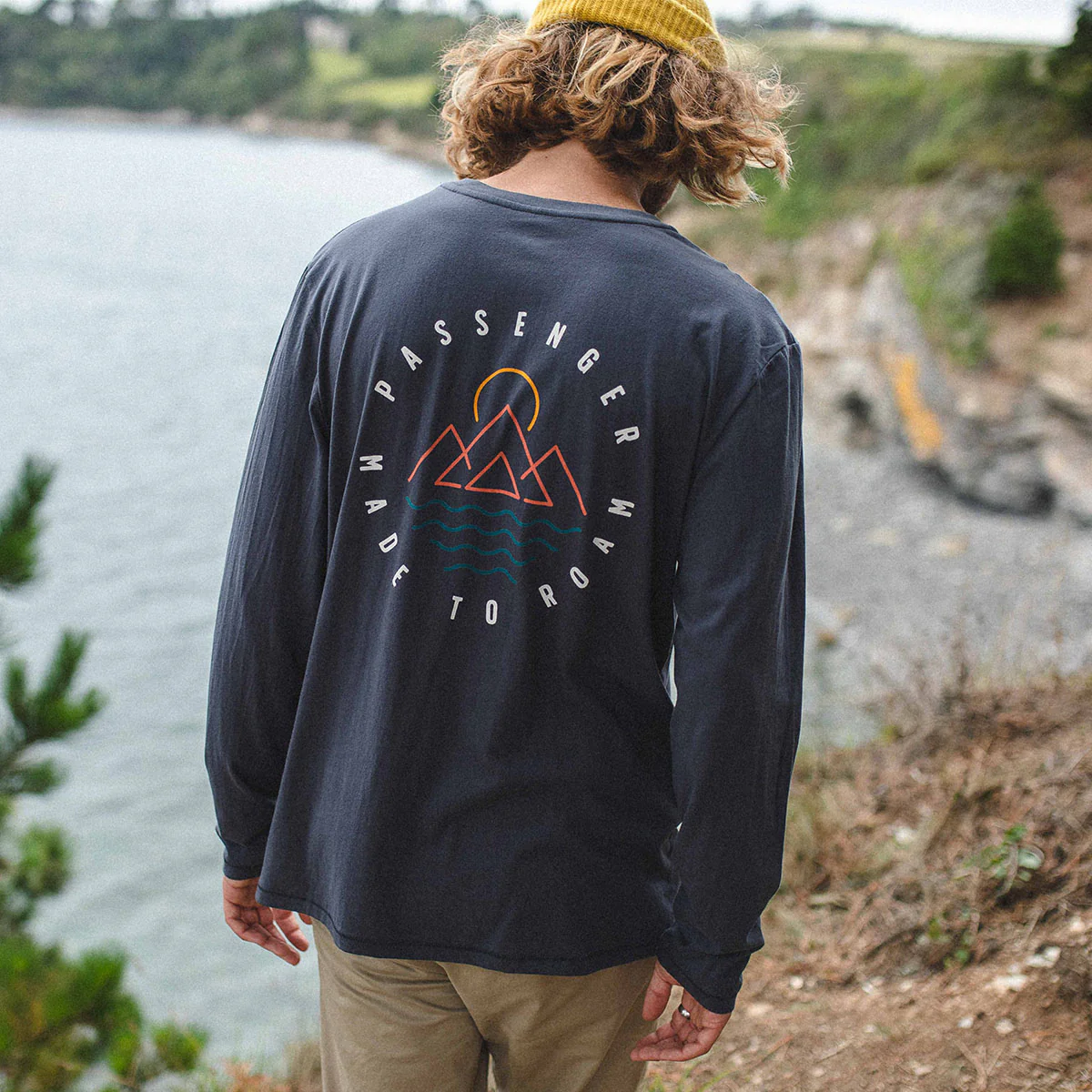 T-shirt Escapism Recycled à manches longues - Noir délavé