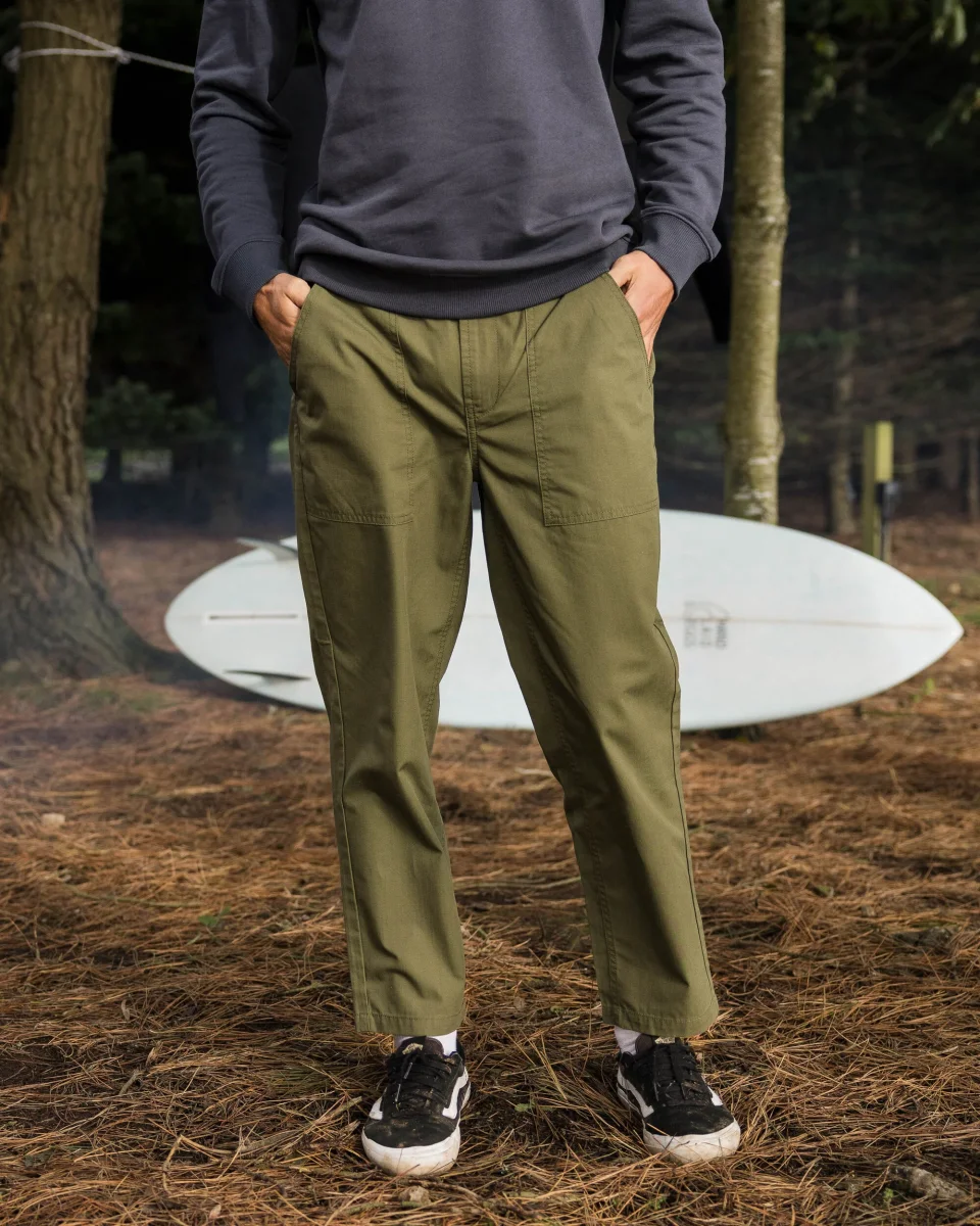 Pantalon intemporel - Kaki – Image 3