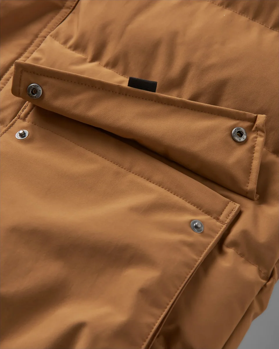 Gilet matelassé recyclé Baltic - Toffee/Bleu Acier – Image 3