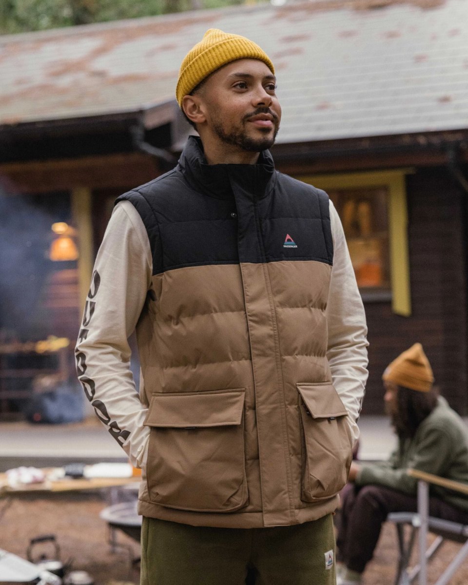 Gilet matelassé recyclé Baltic - caramel/noir – Image 3