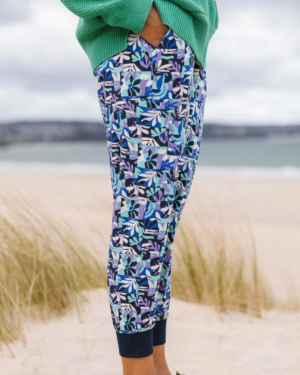 Pantalon Recyclé Day Dream - Feuillage Montagnard Violet – Image 3