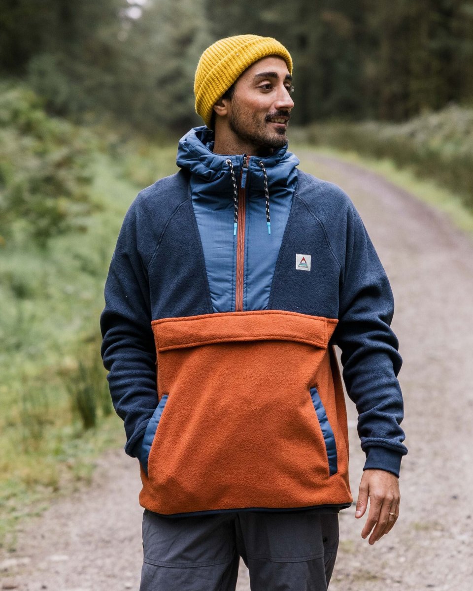 Hoodie Woodland 1/2 Zip en Polaire Recyclée - Deep Navy/Baked Clay – Image 4