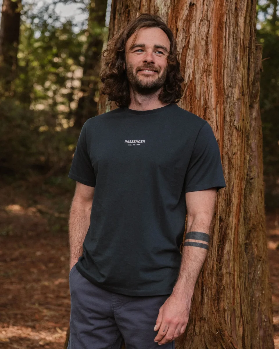 T-shirt en coton recyclé Passenger - Noir – Image 3