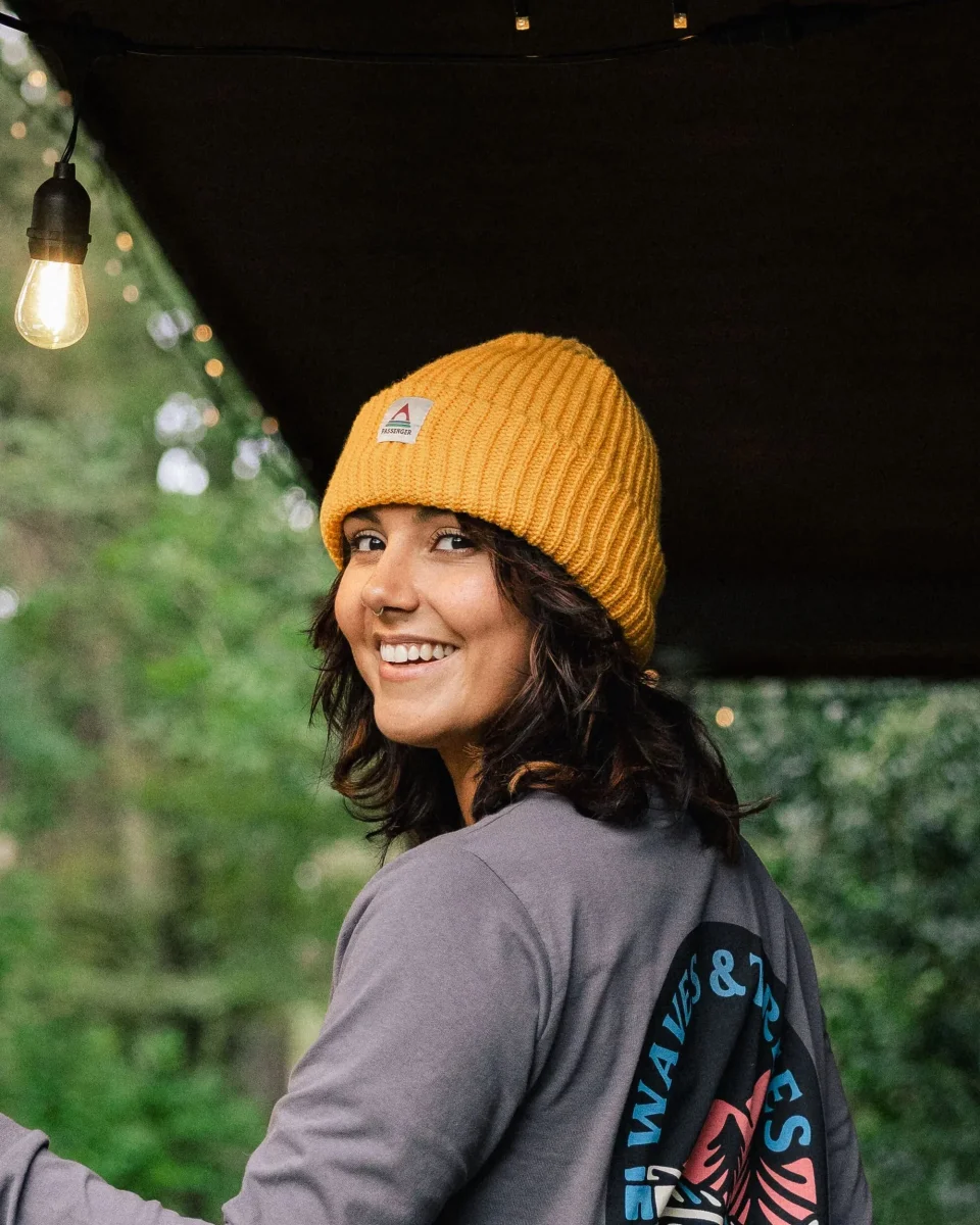 Bonnet recyclé doublé polaire Beechwood - Or Moutarde – Image 2