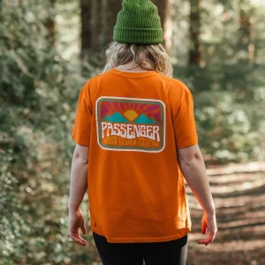 J97s8L2Pfzb7tAjgufv1rHvru77gOV2iS1TgmfNidsM.jpgv1756690745 T-shirt en coton recyclé Golden Hour - Sunrise Orange