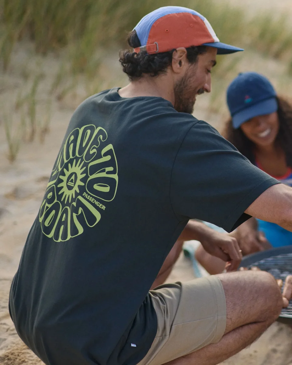 T-shirt en coton recyclé Easy Days - Noir – Image 4