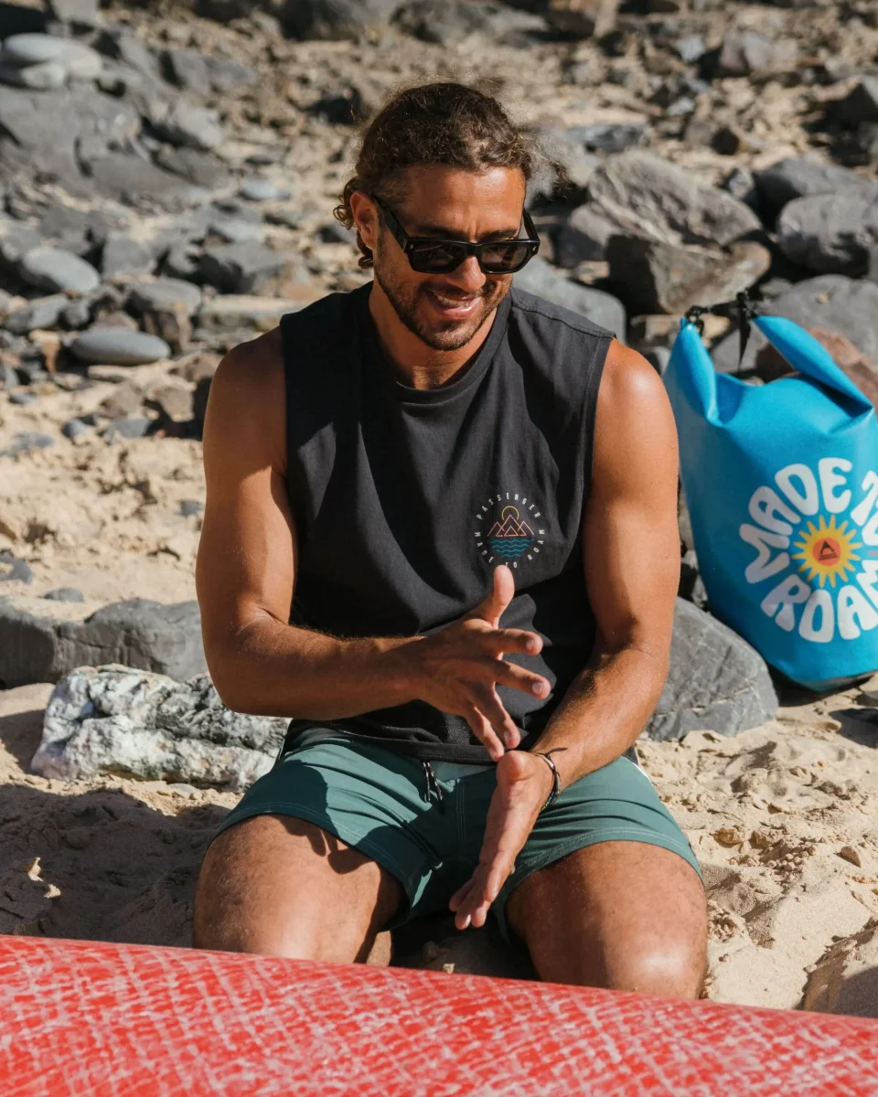 Gilet en coton recyclé Escapism - Noir – Image 4