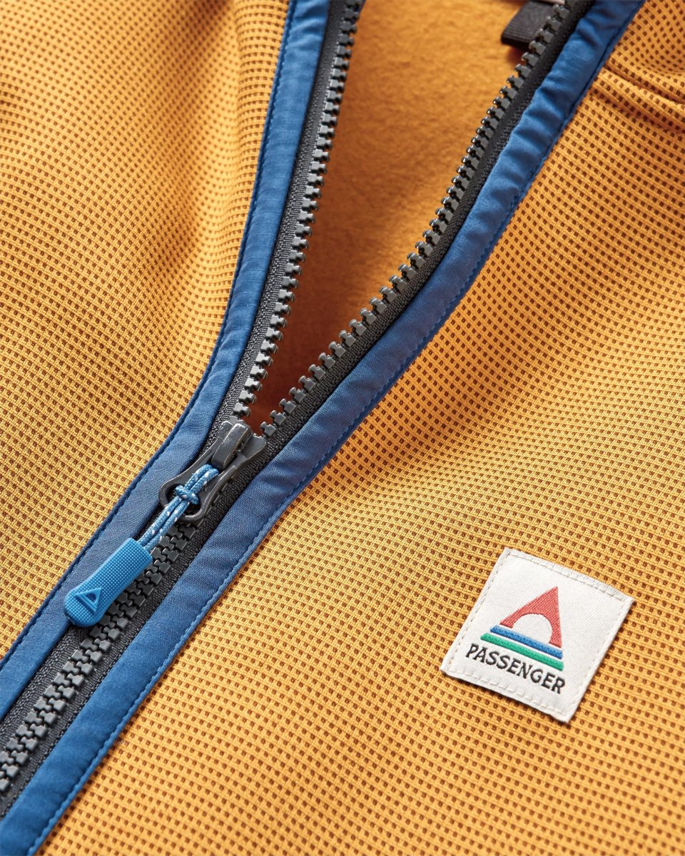 Polaire Recyclée à Capuche avec Fermeture Éclair Complète Verticale - Ocre Poussiéreux – Image 5