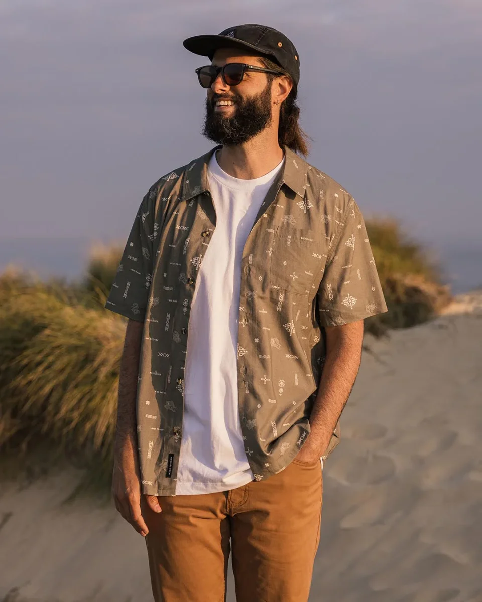 Chemise à Manches Courtes en Coton Bio Cove - Olive Made To Roam – Image 2