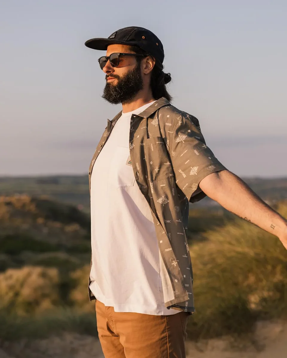 Chemise à Manches Courtes en Coton Bio Cove - Olive Made To Roam – Image 4