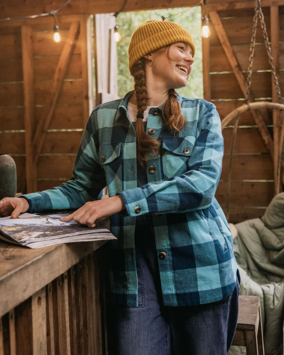 Chemise bio à manches longues Stella - Carreaux bleu rétro – Image 3