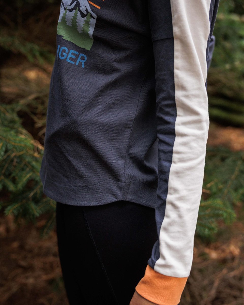 T-shirt à manches longues en coton bio Hilltop - Charcoal – Image 3