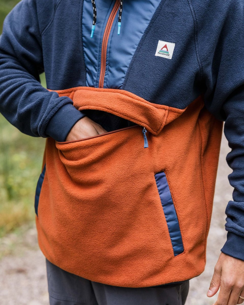 Hoodie Woodland 1/2 Zip en Polaire Recyclée - Deep Navy/Baked Clay – Image 7