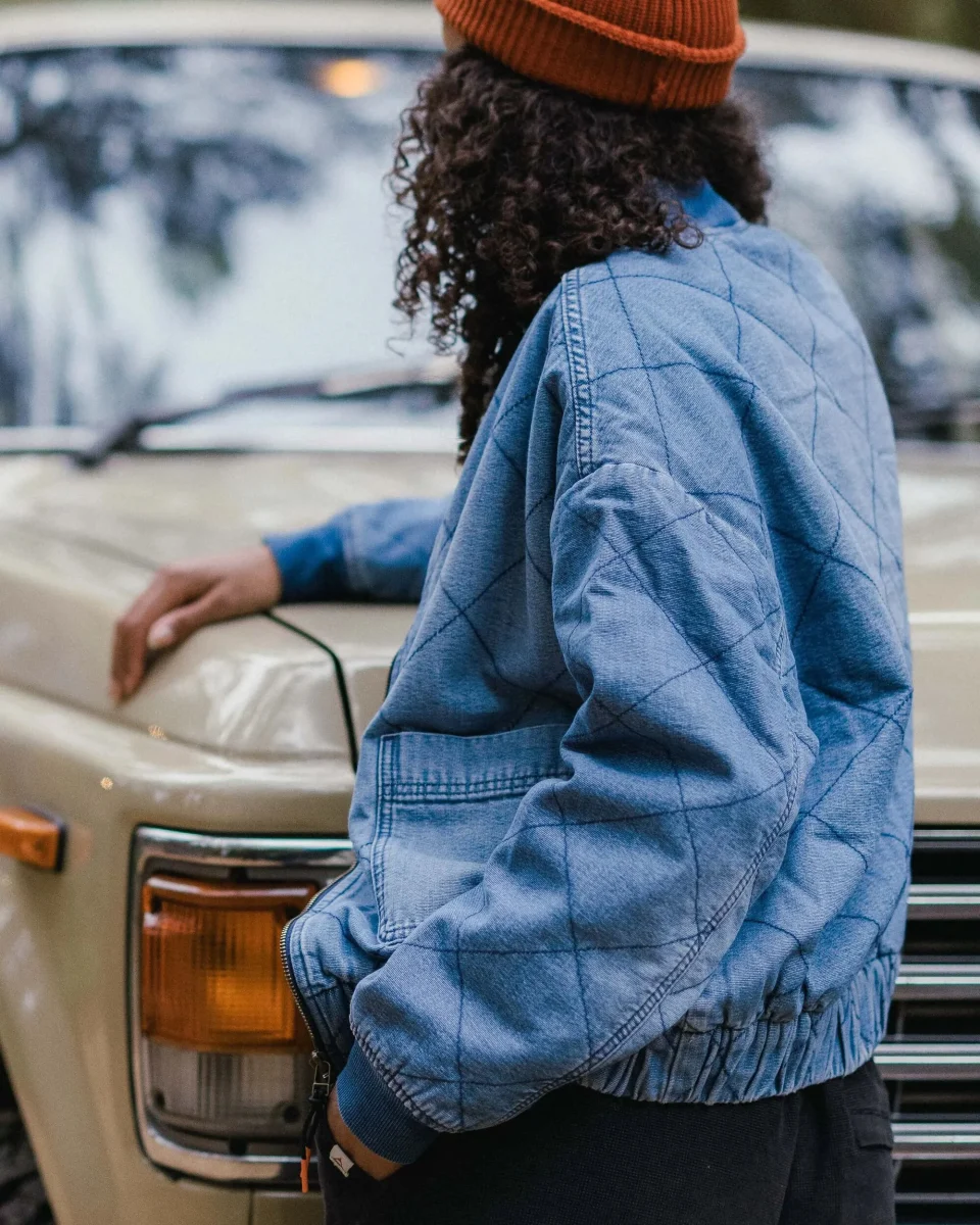 Blouson aviateur en denim avec doublure en fourrure Lucia - Bleu denim – Image 4
