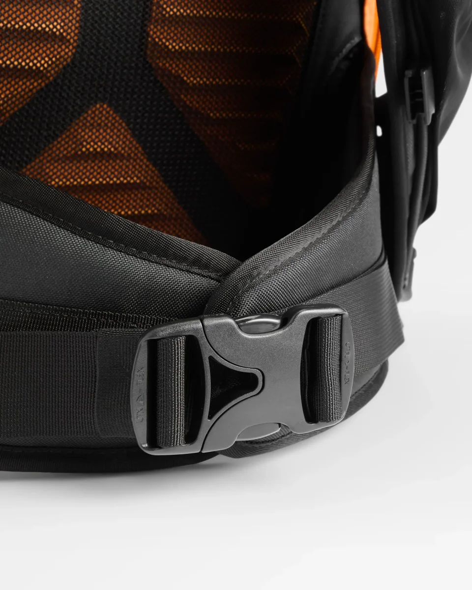 Sac à dos et sac de sport recyclé Atlas - Noir – Image 9