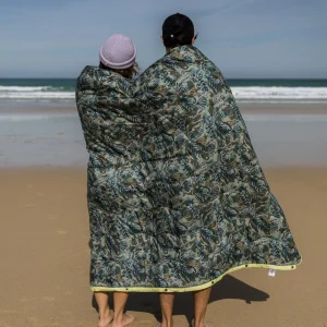 c7uo9UHTEGOg7EKzRWgEvL5-dh0Dm9BIMJqcepR4eO4.jpgv1756569455 Couverture Van Recyclée en Ripstop - Abstrait Algues Pistache