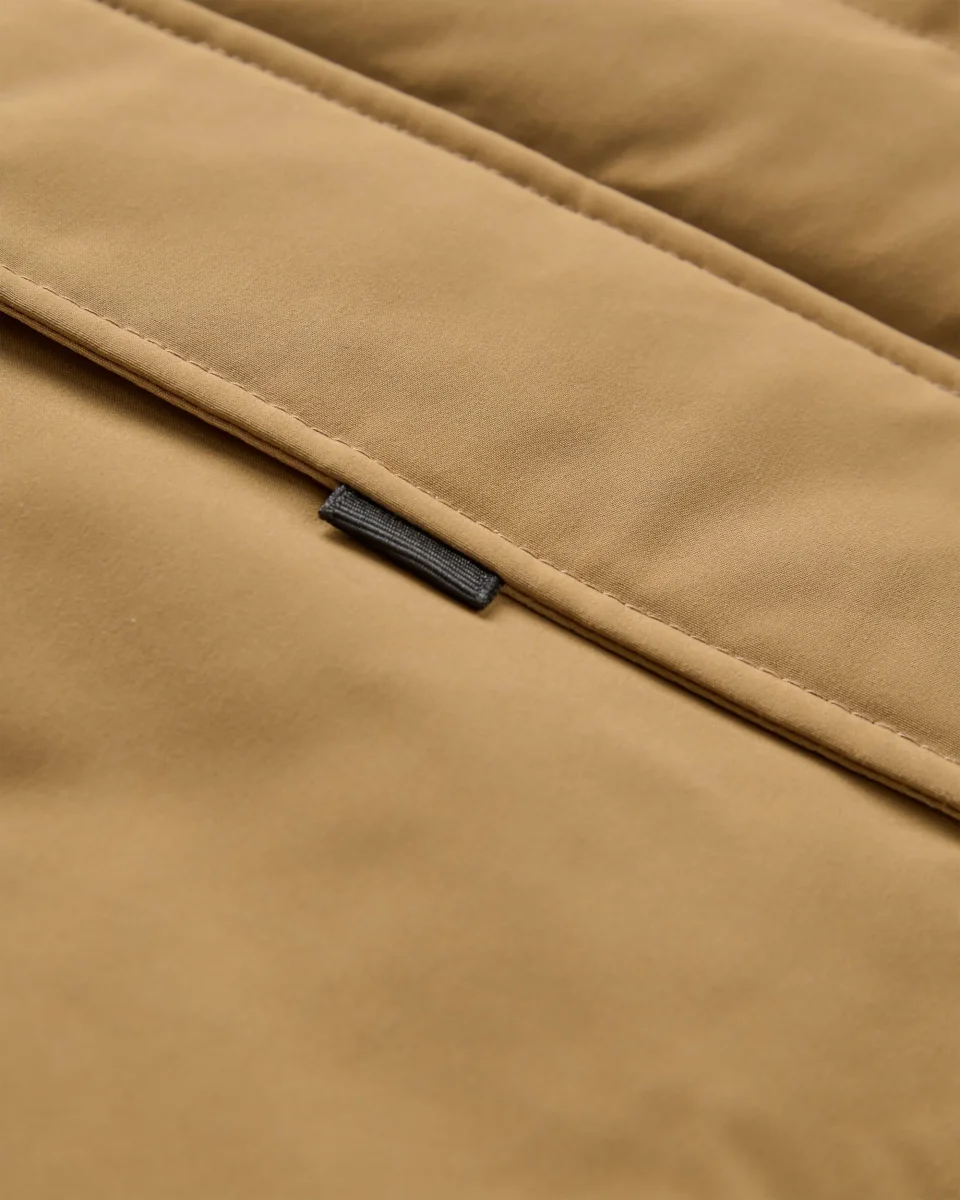 Gilet matelassé recyclé Baltic - caramel/noir – Image 7