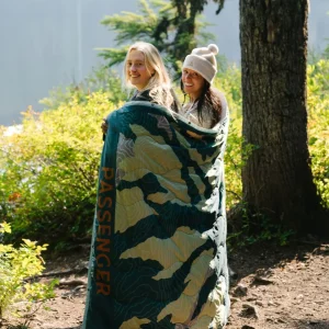 Couverture en Sherpa Recyclée Cabin - Montagne Abstraite Verte