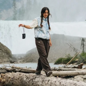 Pantalon en velours côtelé en coton bio Someday - Café