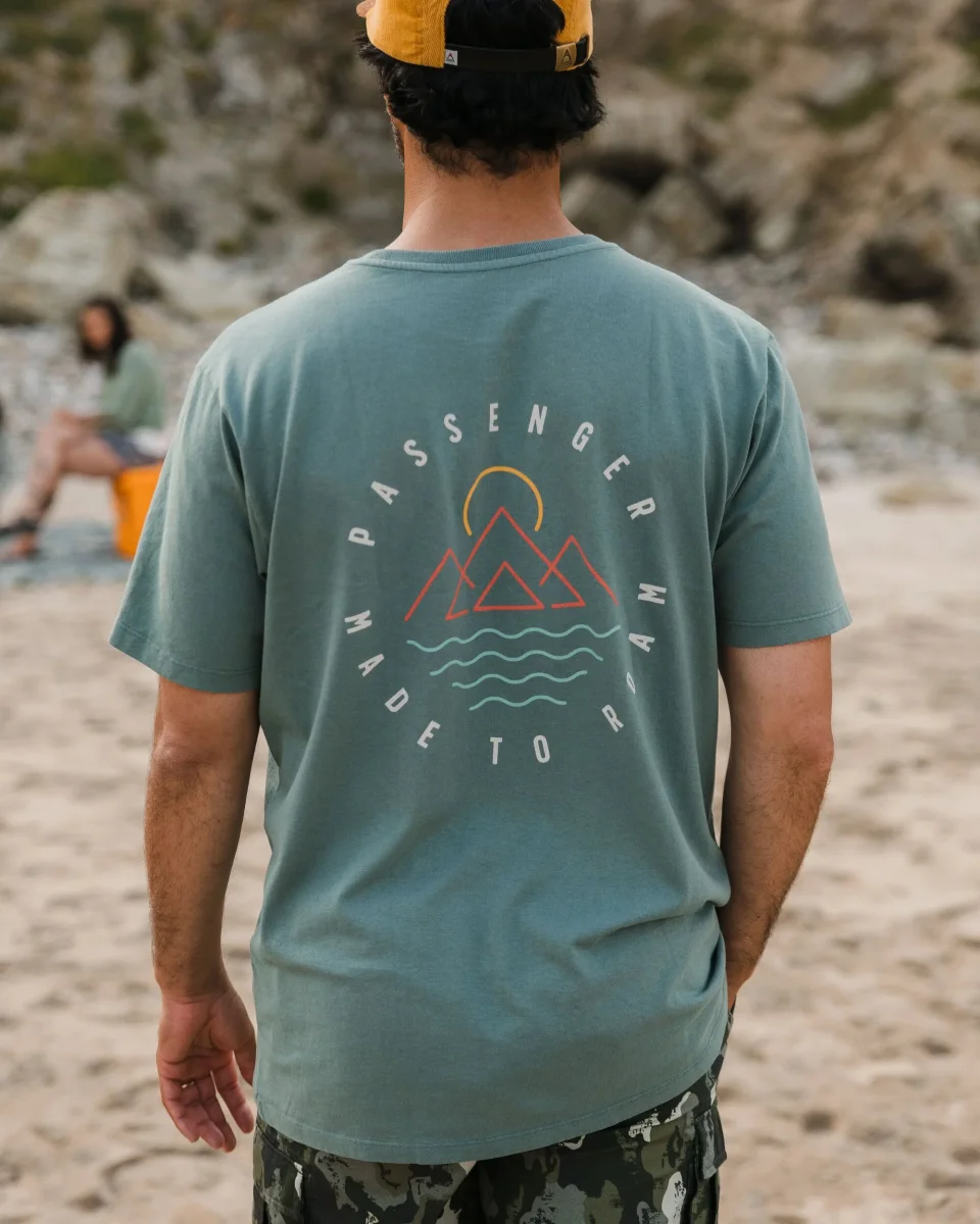 T-shirt en Coton Recyclé Escapism - Vert Fôret – Image 5