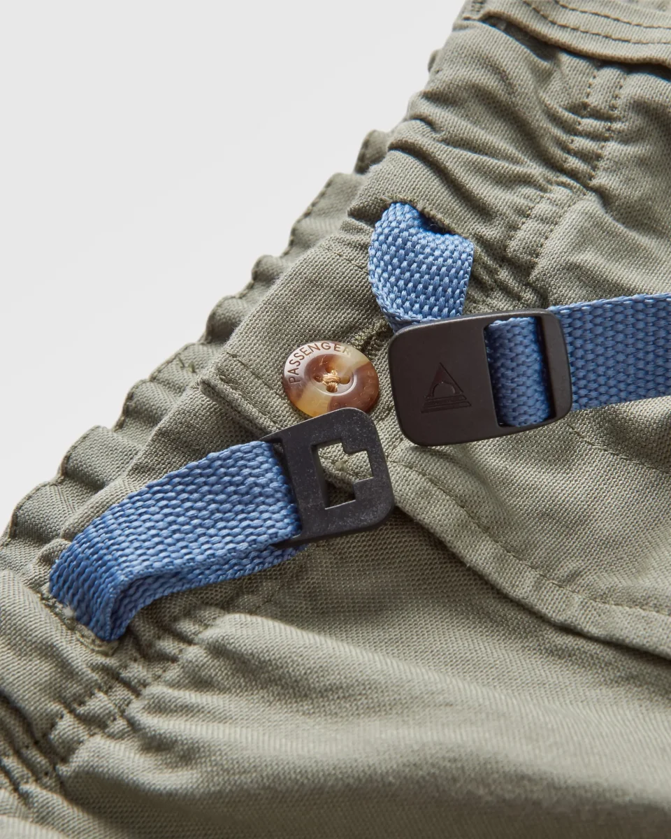 Pantalon en toile bio Aventurier - Olive poussiéreuse – Image 3