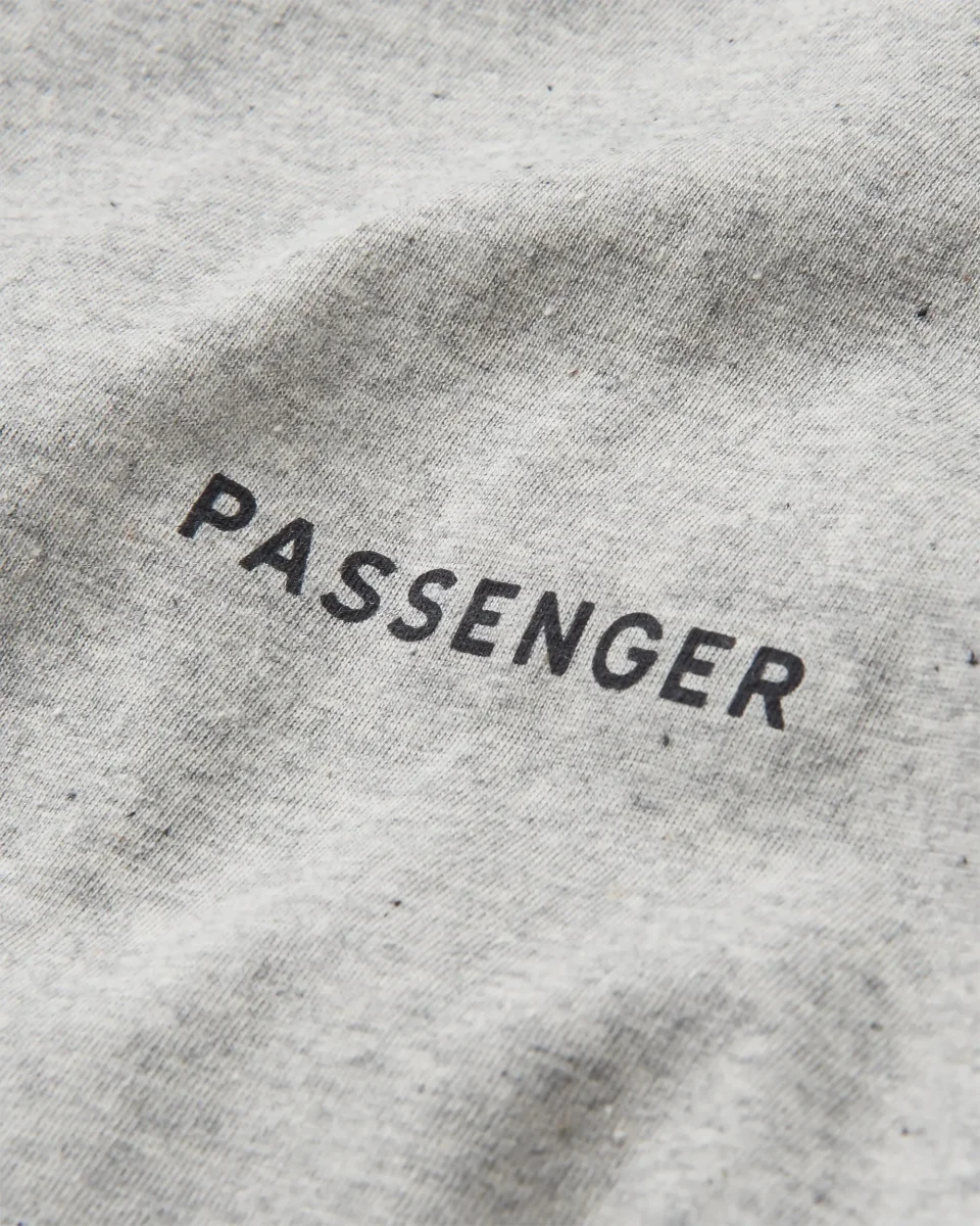 T-shirt en coton recyclé Made To Roam - Gris Marl – Image 7