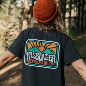 pI9Yn0wt18Yxfz7OvyFD7sjv763Kvc856qBnUEDfA1E.jpgv1756685603 T-shirt en coton recyclé Golden Hour - Noir