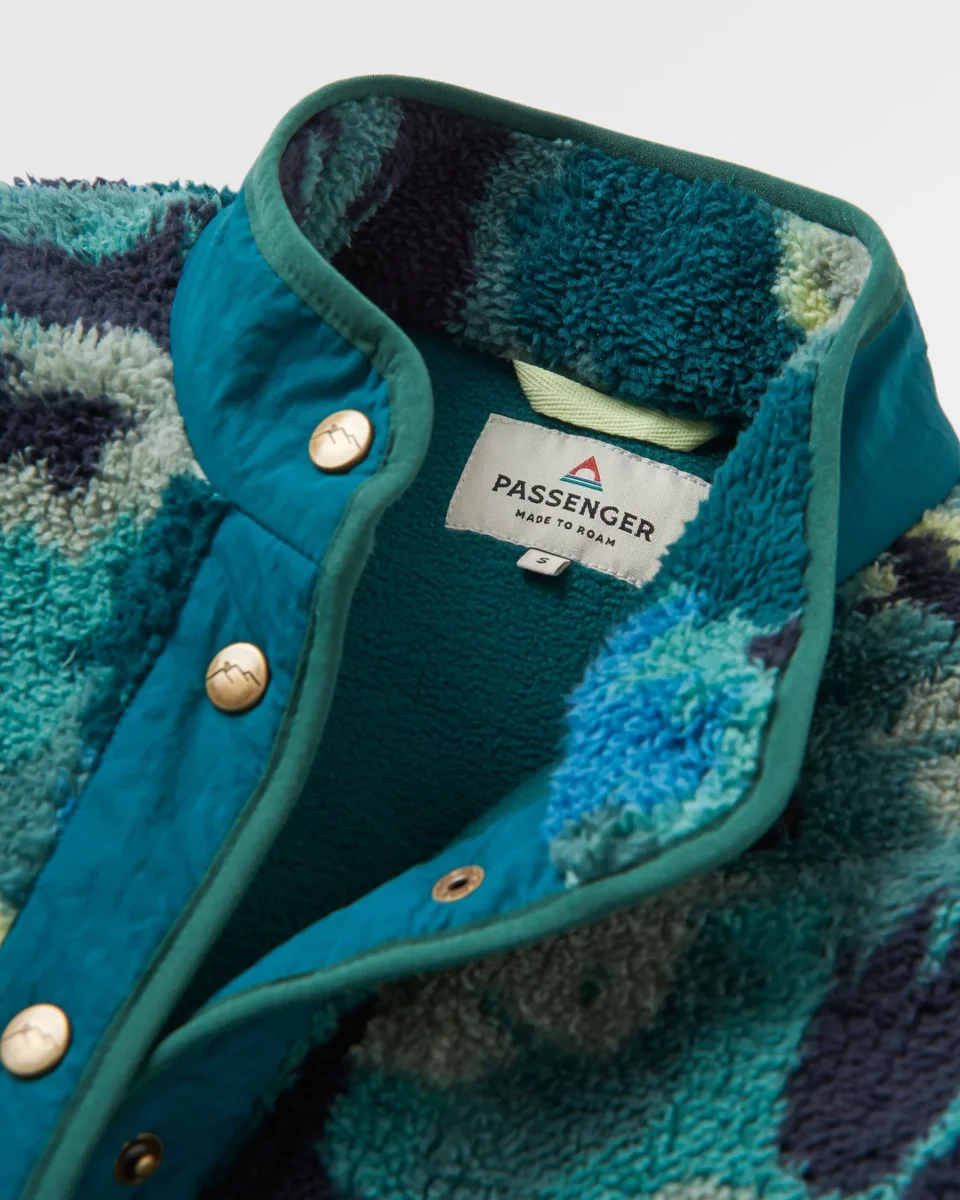 Navegado Recycled Soft-Touch Sherpa Fleece - Alpine Camo Rain Forest – Image 5