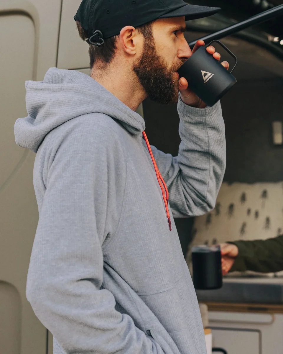 Sweat à Capuche en Polaire Recyclée à Carreaux Point - Gris Marl – Image 3