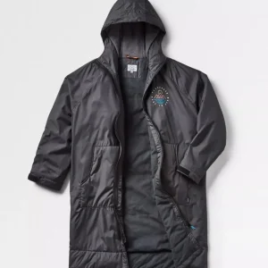 y2-y5AgPXBH6owdKQdisjpNTV2ecFniiY4G2QWbmmMM.jpgv1763557533 Poncho de Surf Recyclé Doublé en Serviette Escapism - Noir